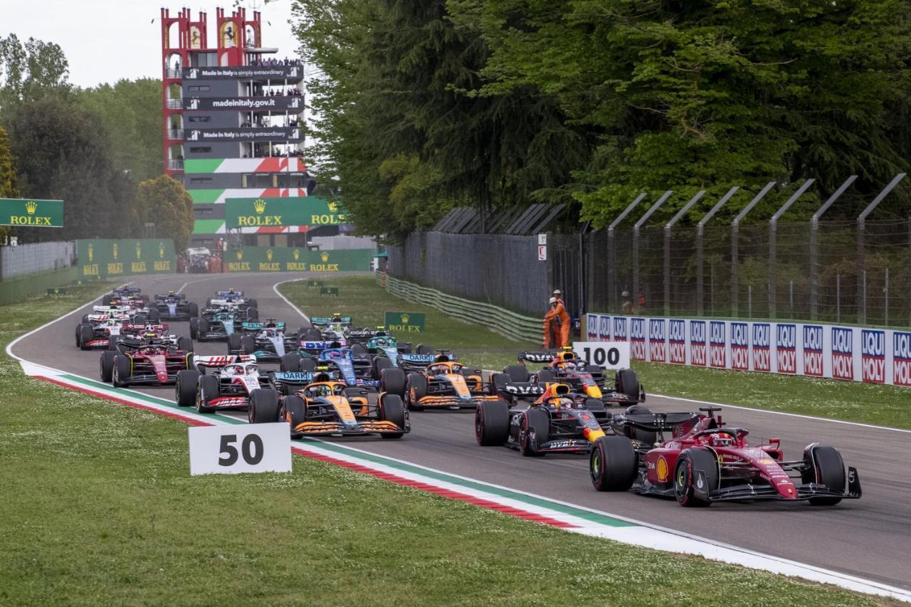 La Dimora Delle Emozioni - Il Fascino Del Centro Storico E L'Adrenalina Dell'Autodromo Apartman Imola Kültér fotó